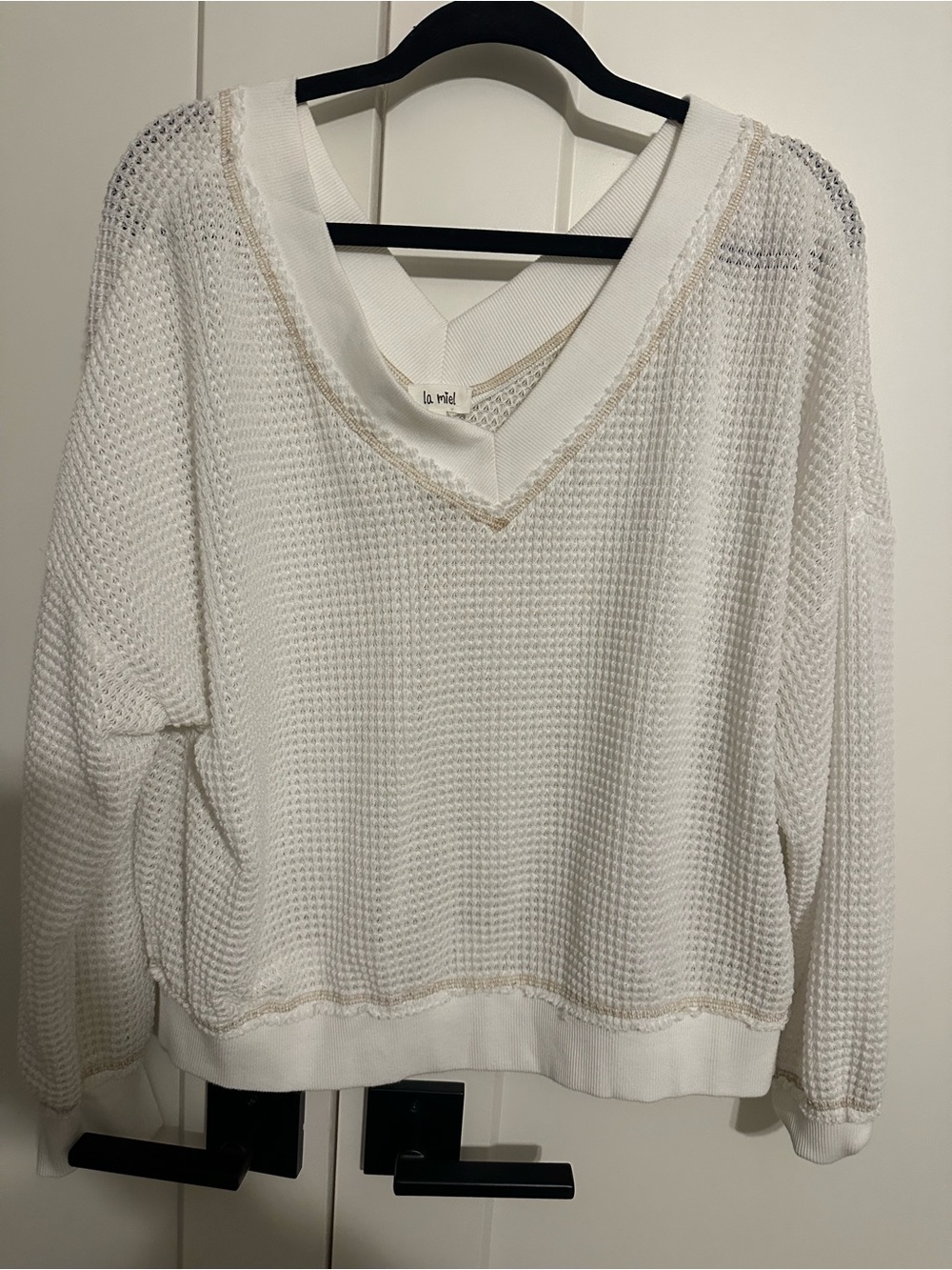 LA MIEL Cream White V-Neck Waffle Knit Pullover